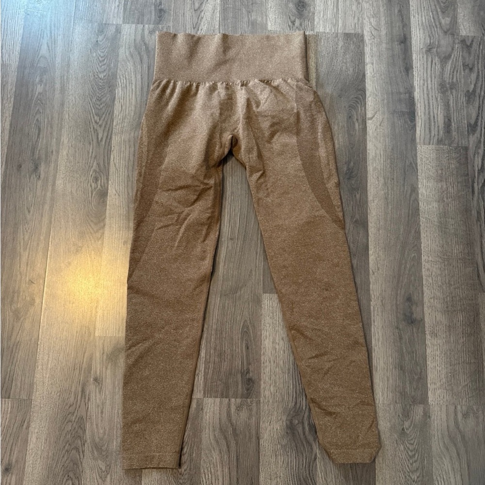 NVGTN brown women’s medium leggings